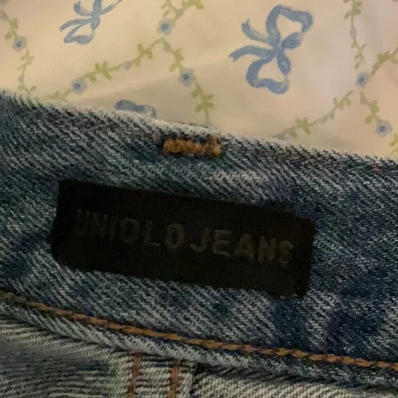 Uniqlo Blue Classic Denim Jeans - Picture 2 of 5